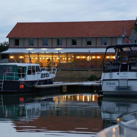 Le Port De Decize Hotel Kültér fotó